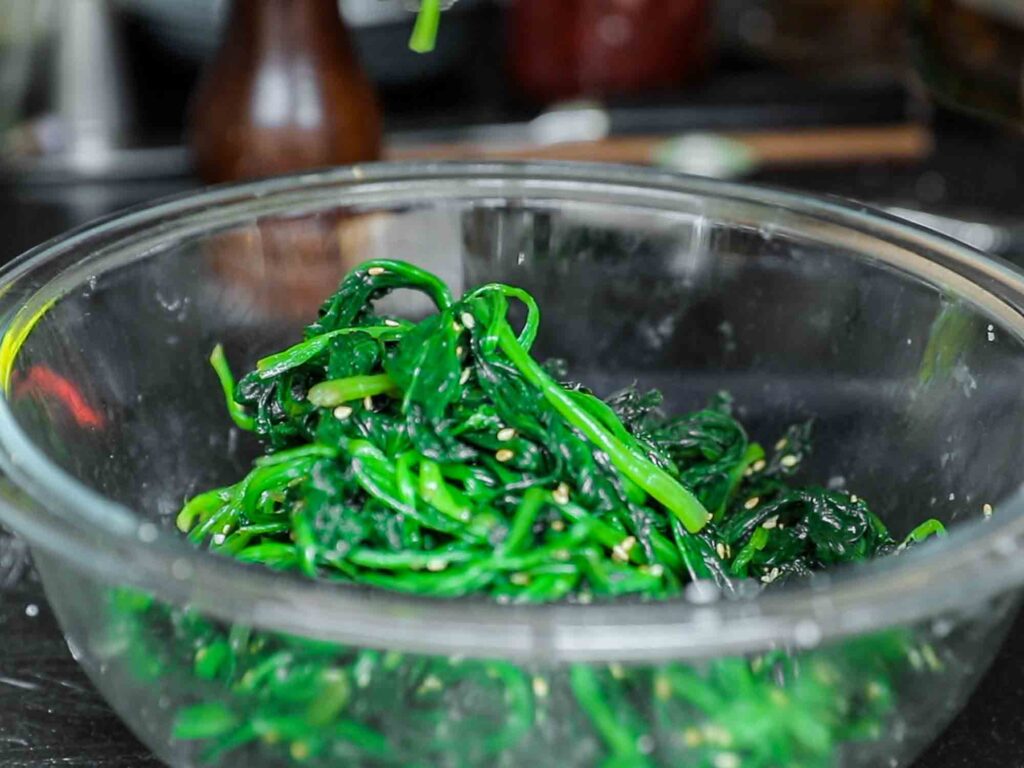 seasoned spinach for vegetarian japchae